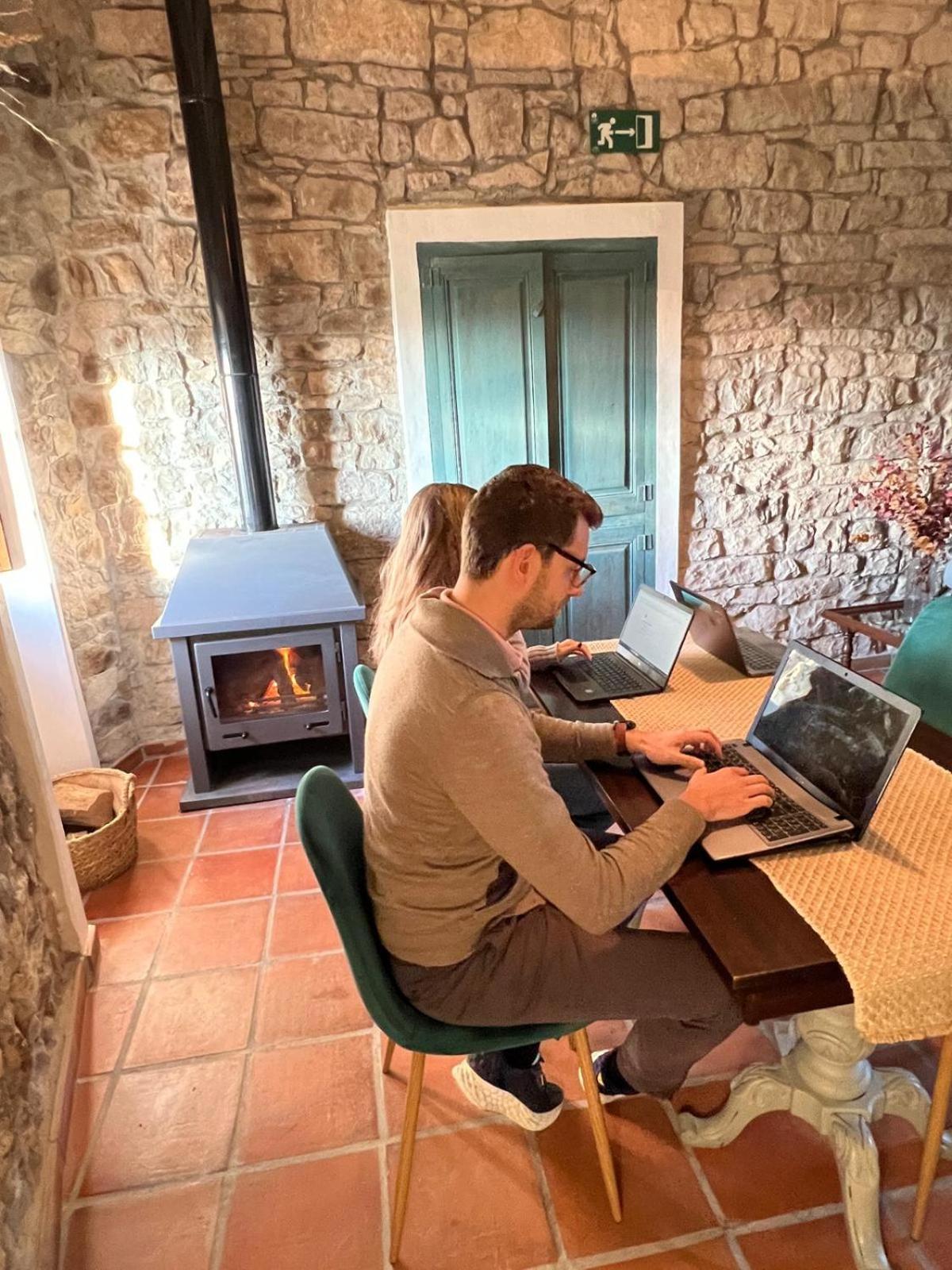 Hostal Casa Pardal Coliving & Coworking Sant Pere Sallavinera Exterior foto